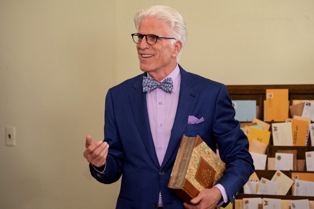 Creador y estrella de The Good Place se unen para la adaptación televisiva de El agente topo