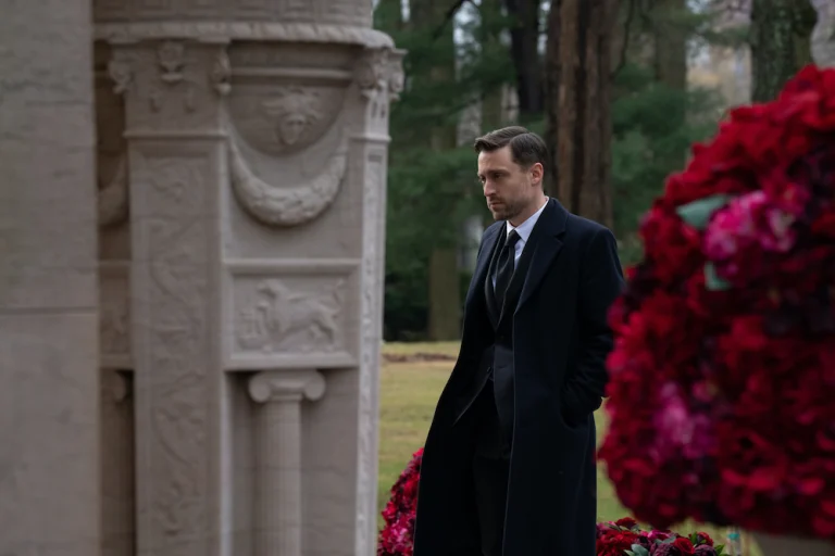 ¿Qué significa la última escena de Roman en el episodio 9 de Succession? - Succession