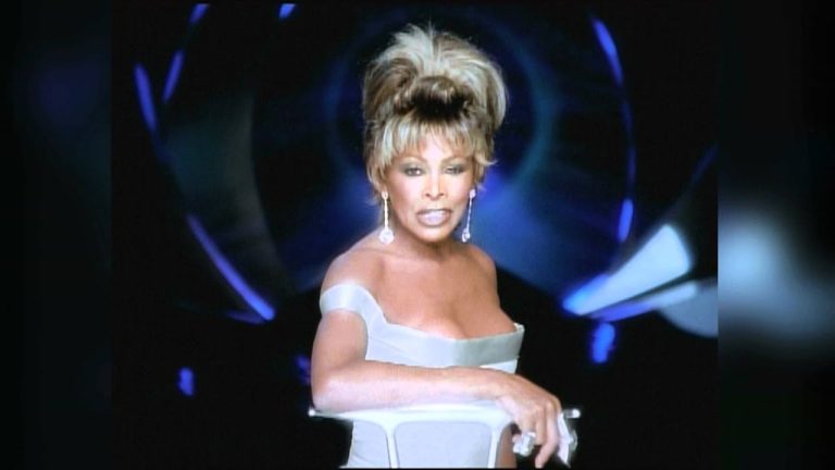 La verdadera historia detrás de la icónica canción de Tina Turner para James Bond - GoldenEye