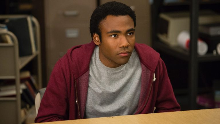 La película de Community incluirá a Donald Glover, de acuerdo con Joel McHale