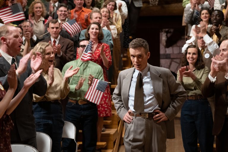 Oppenheimer gana mejor película y arrasa en los Premios Óscar 2024