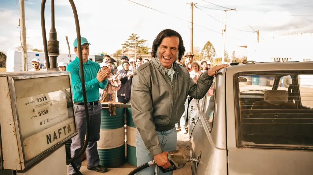 Prime Video revela las primeras imágenes de la serie sobre Carlos Menem