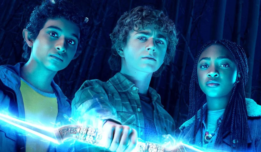 Actriz de Percy Jackson responde a las comparaciones con Alexandra Daddario