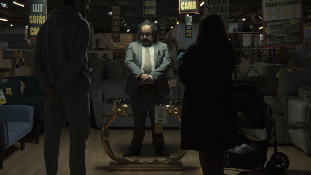 Ni tu peor día se compara a lo que Caye Casas relata en la película La Mesita del Comedor