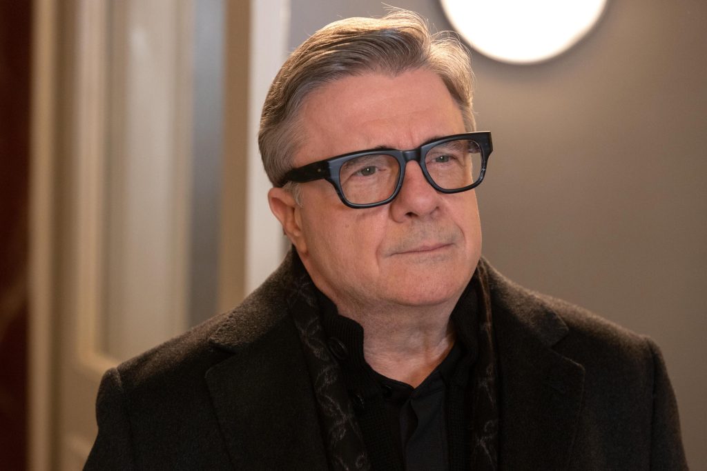 Nathan Lane formará parte del reparto de Monstruos: La historia de Lyle y Erik Menendez