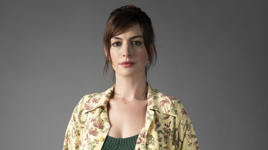 Anne Hathaway en Solos