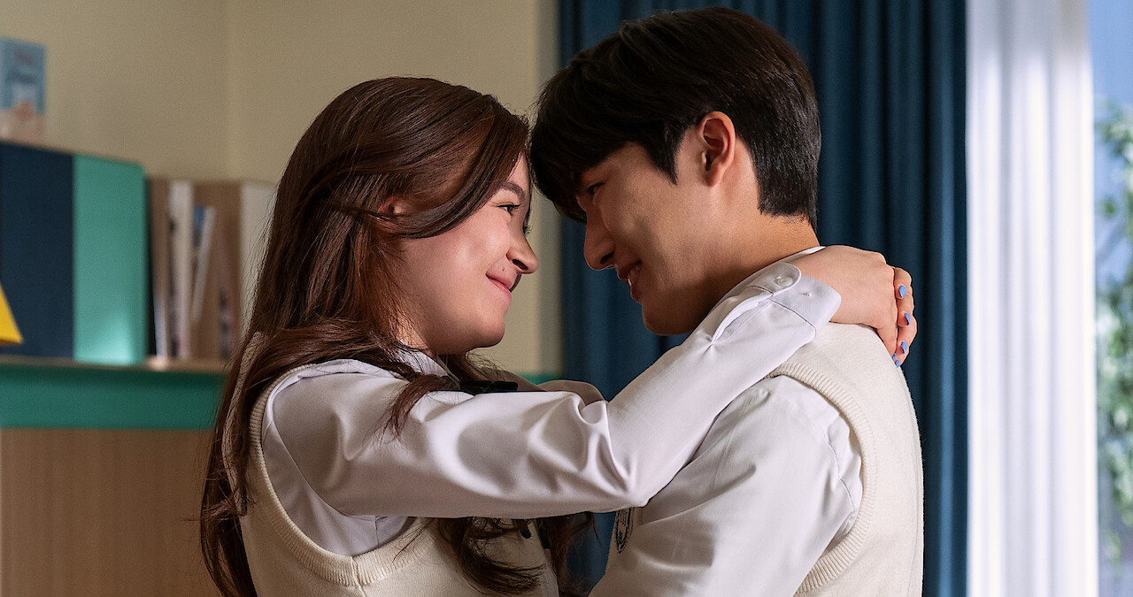 Anna Cathcart y Minyeong Choi en Besos, Kitty.