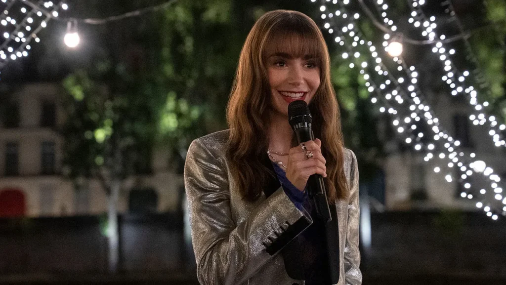 Lily Collins como Emily en Emily en París.