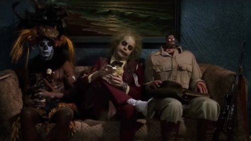 ¿De qué murieron los fantasmas de la sala de espera del Neitherworld de Beetlejuice?