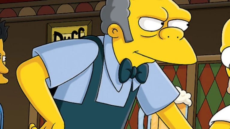 ¿Cuál es el origen del apellido de Moe de Los Simpson?