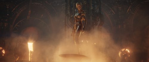 Julia Garner responde a críticas por Silver Surfer