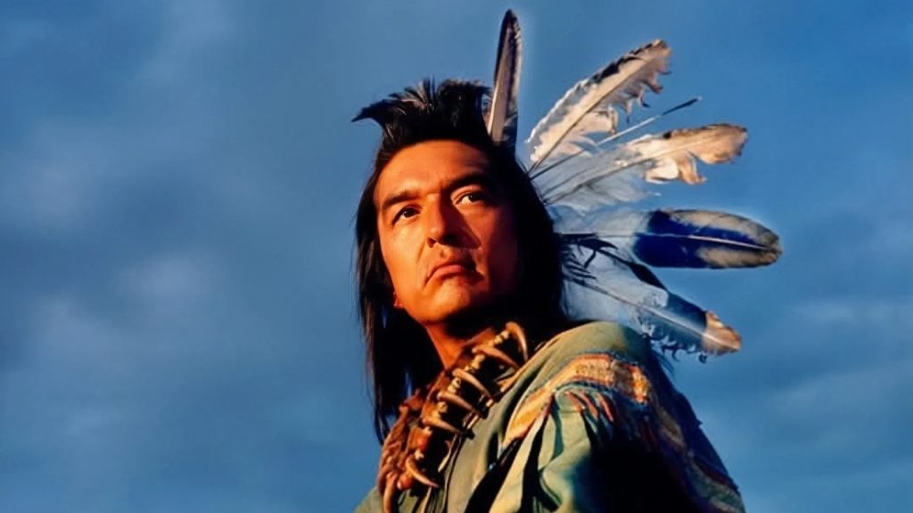 Graham Greene en Danza con Lobos