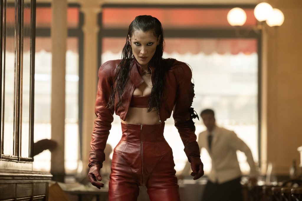 Bella Hadid en Belleza Perfecta