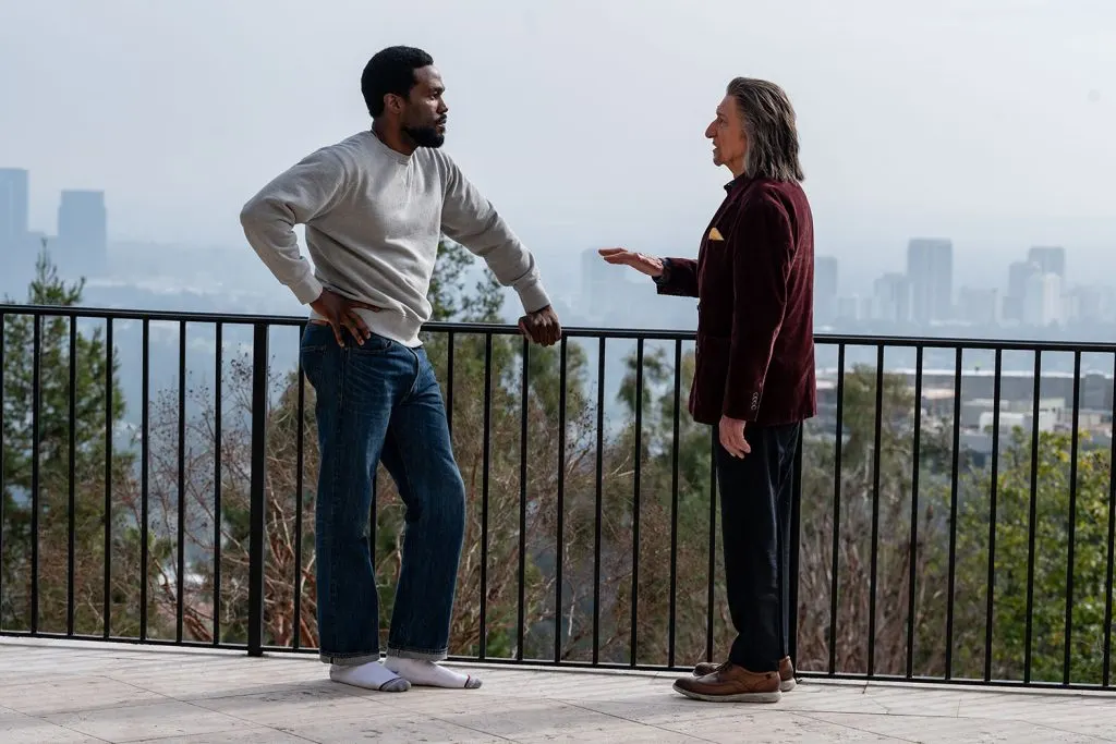 Yahya Abdul-Mateen II y Ben Kingsley en Wonder Man