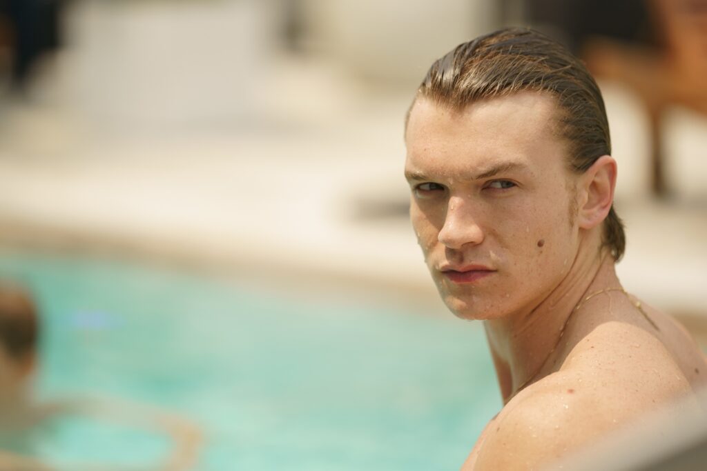 Connor Storrie en Más Que Rivales