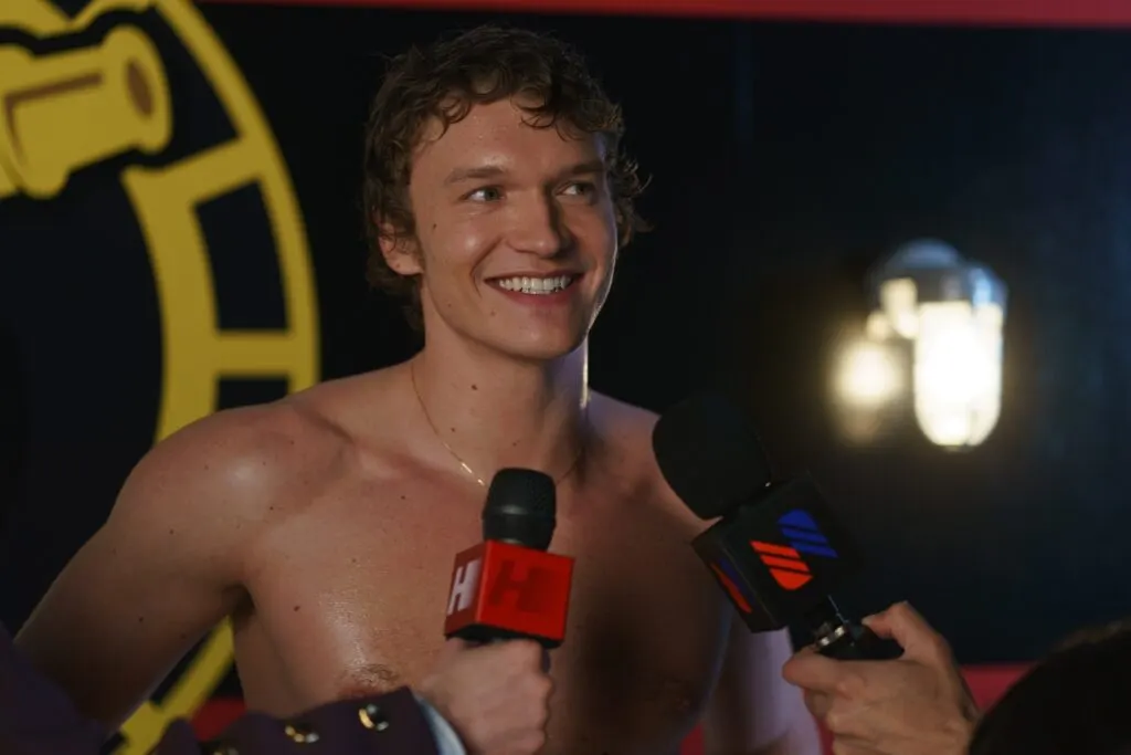 Connor Storrie en Más Que Rivales