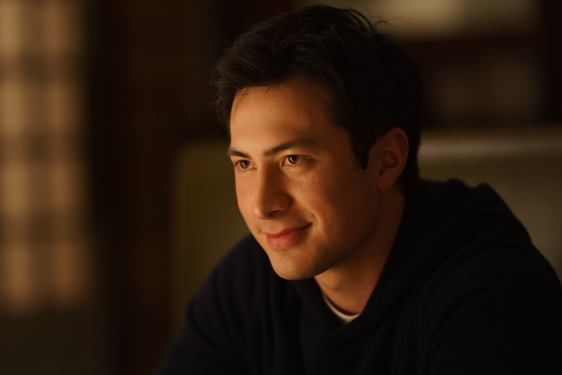 Hudson Williams en Más Que Rivales