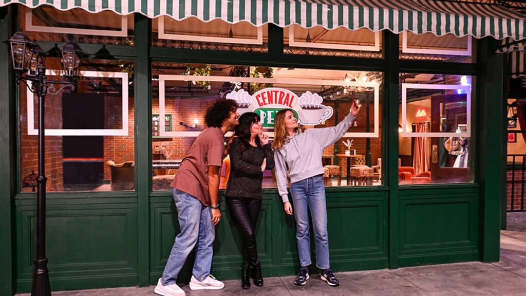 THE FRIENDS™ Experience