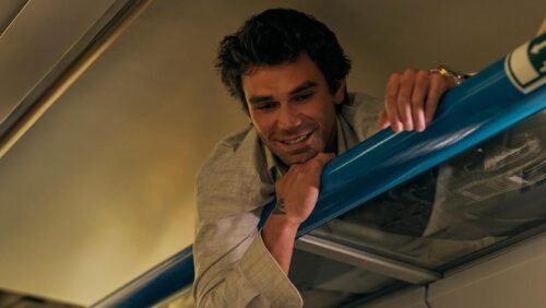 KJ Apa contra Mr Fantasy