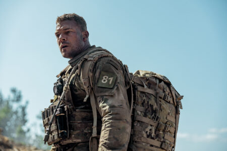 Alan Ritchson en Máquina de Guerra