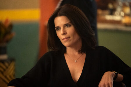 Neve Campbell en El Abogado del Lincoln