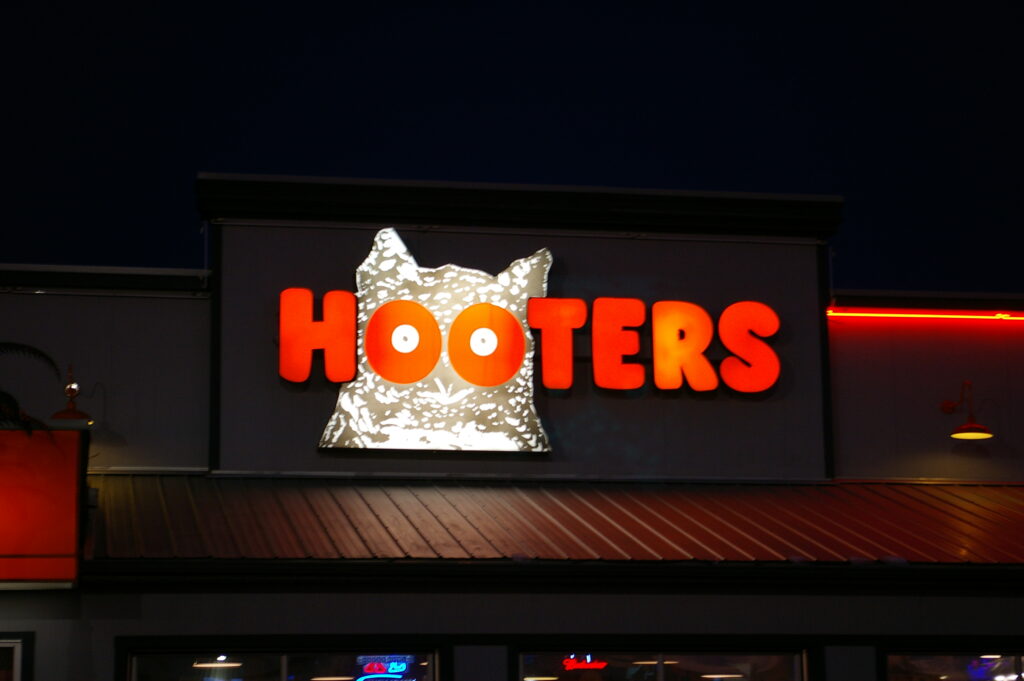 Hooters