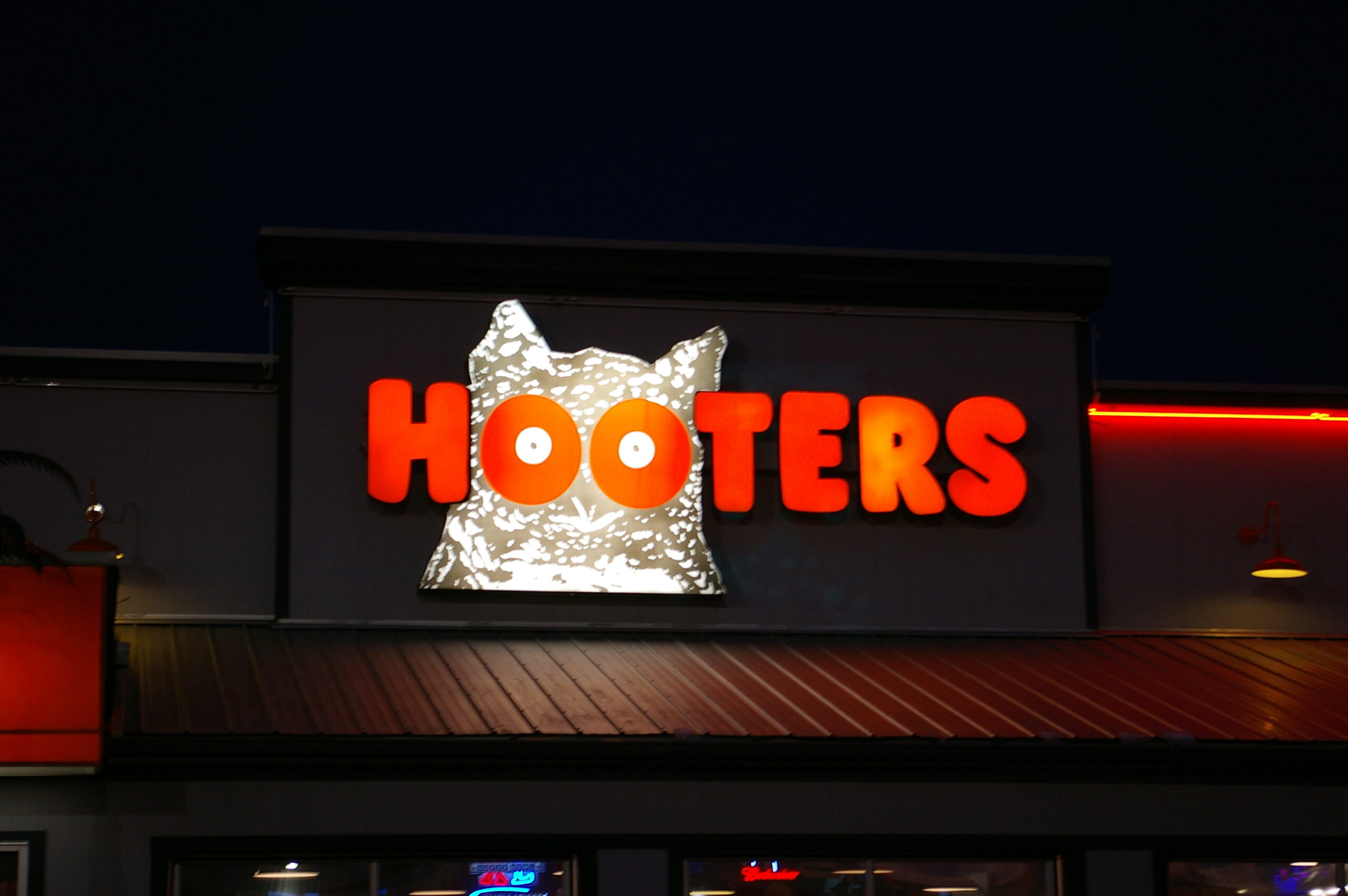 Hooters