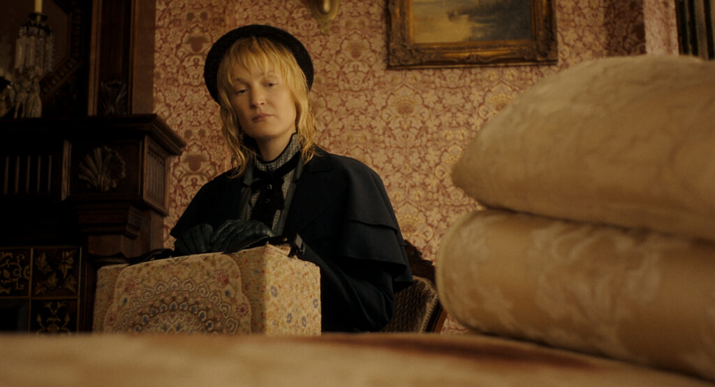 Vicky Krieps en MONSTRUO: La historia de Lizzie Borden