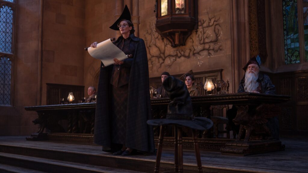 Janet McTeer y John Lithgow en Harry Potter y La Piedra Filosofal