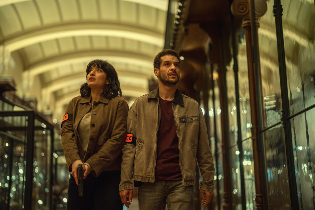 Soufiane Guerrab y Shirine Boutella en Lupin