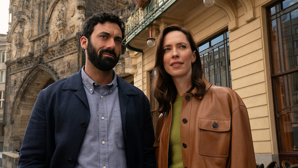 Morgan Spector (Robert Langdon) y Rebecca Hall