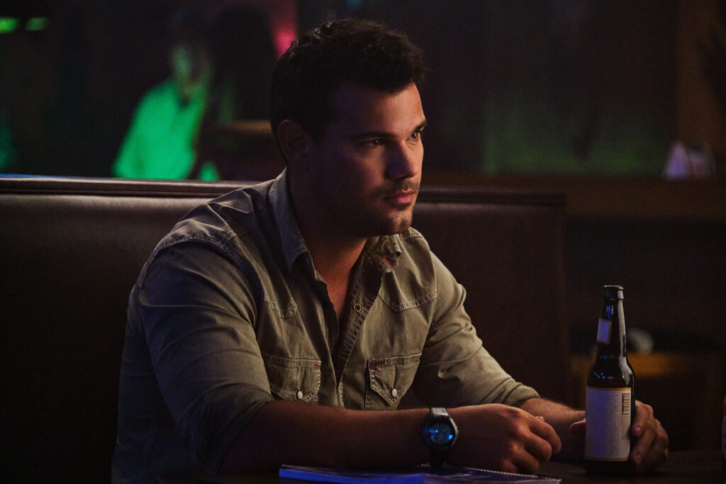 Taylor Lautner en Jugar en Casa