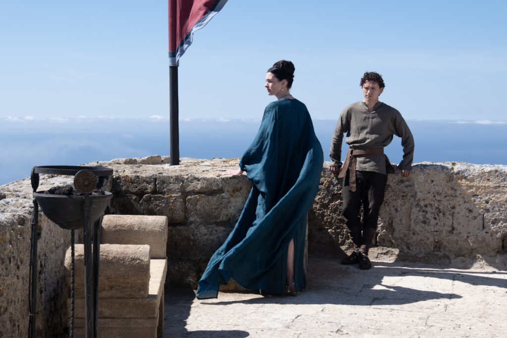 Anne Hathaway, Tom Holland en La Odisea